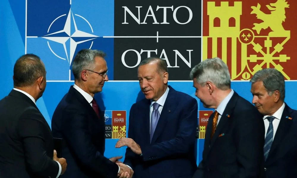 Τομή στη Σύνοδο του ΝΑΤΟ: Συμφώνησε η Τουρκία για να ενταχθούν Σουηδία και Φινλανδία